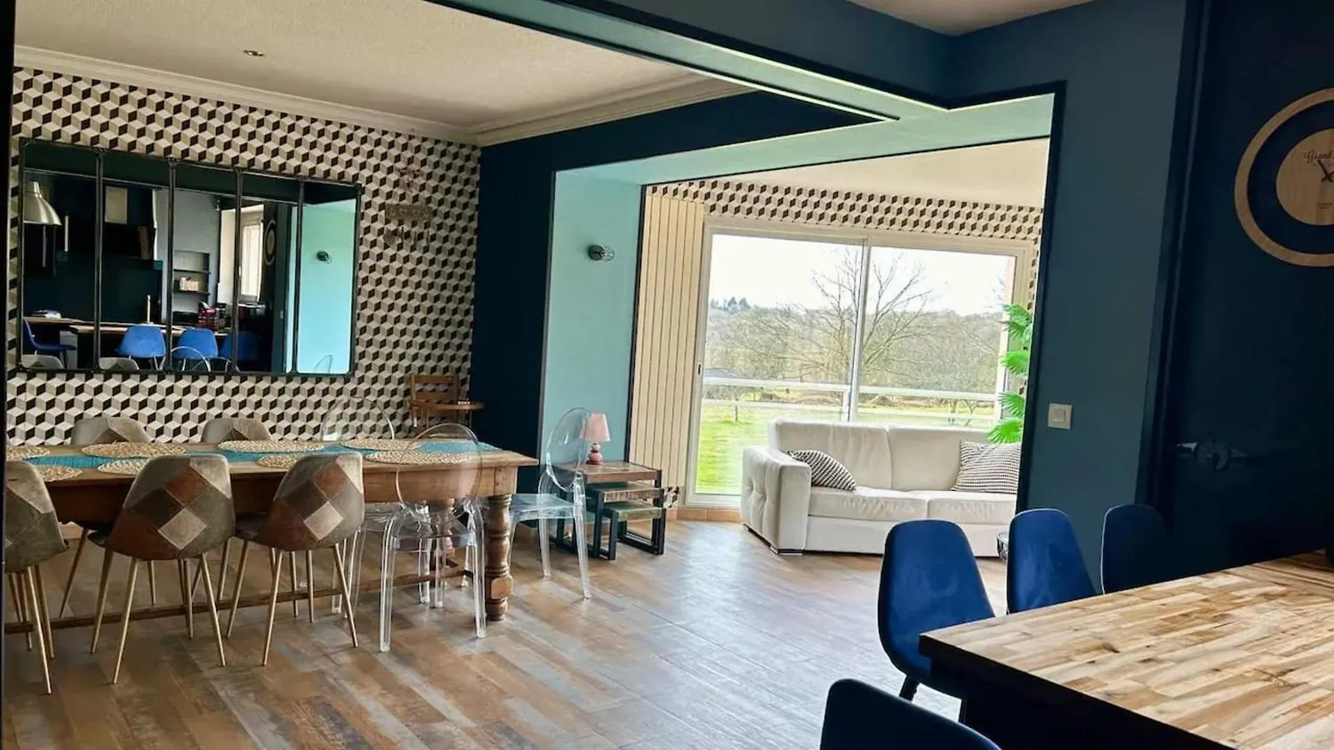 Villa Spacieuse Saint-Hernin Avec Spa Convivial
