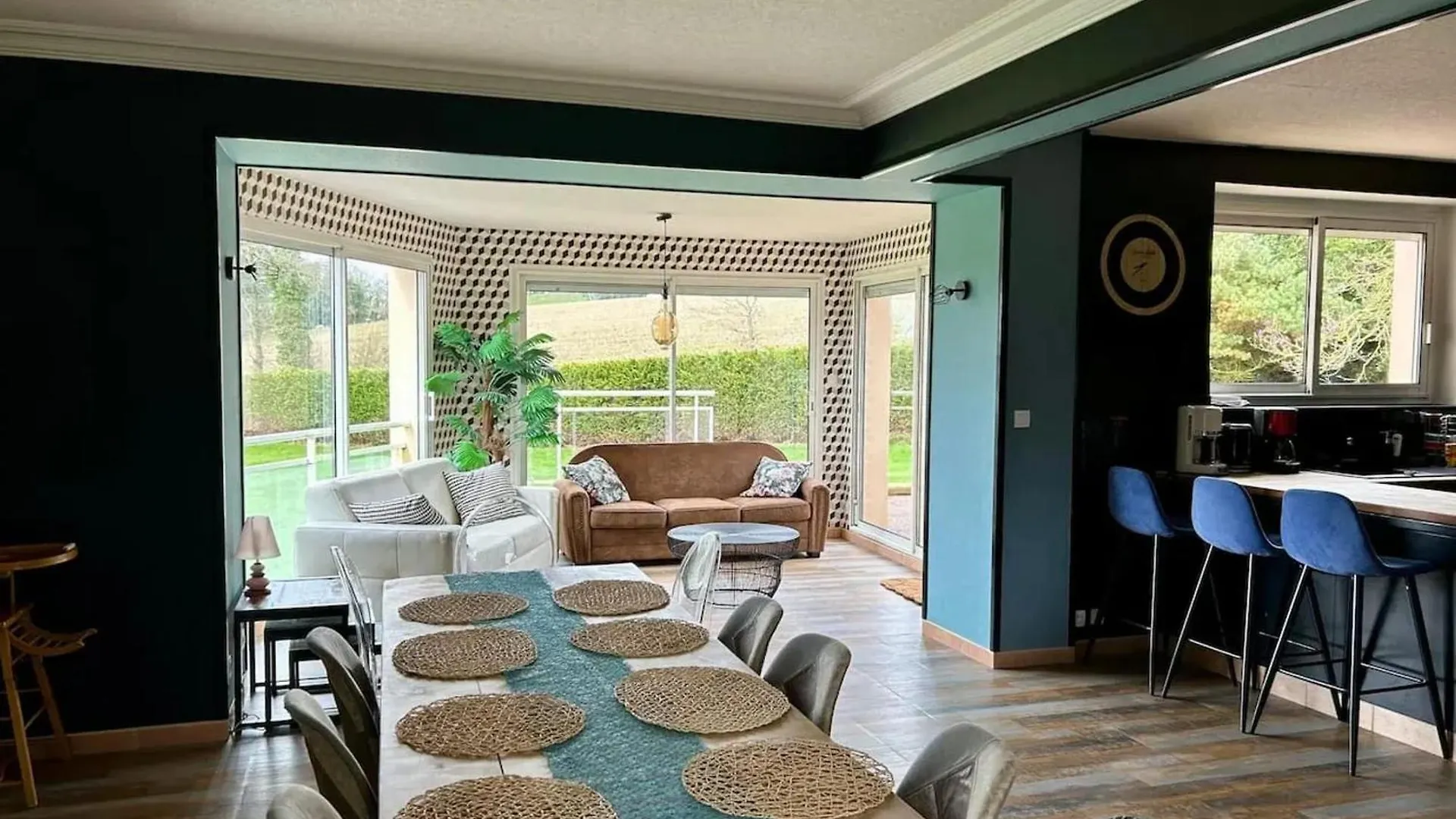 Villa Spacieuse Saint-Hernin Avec Spa Convivial 0*,  France