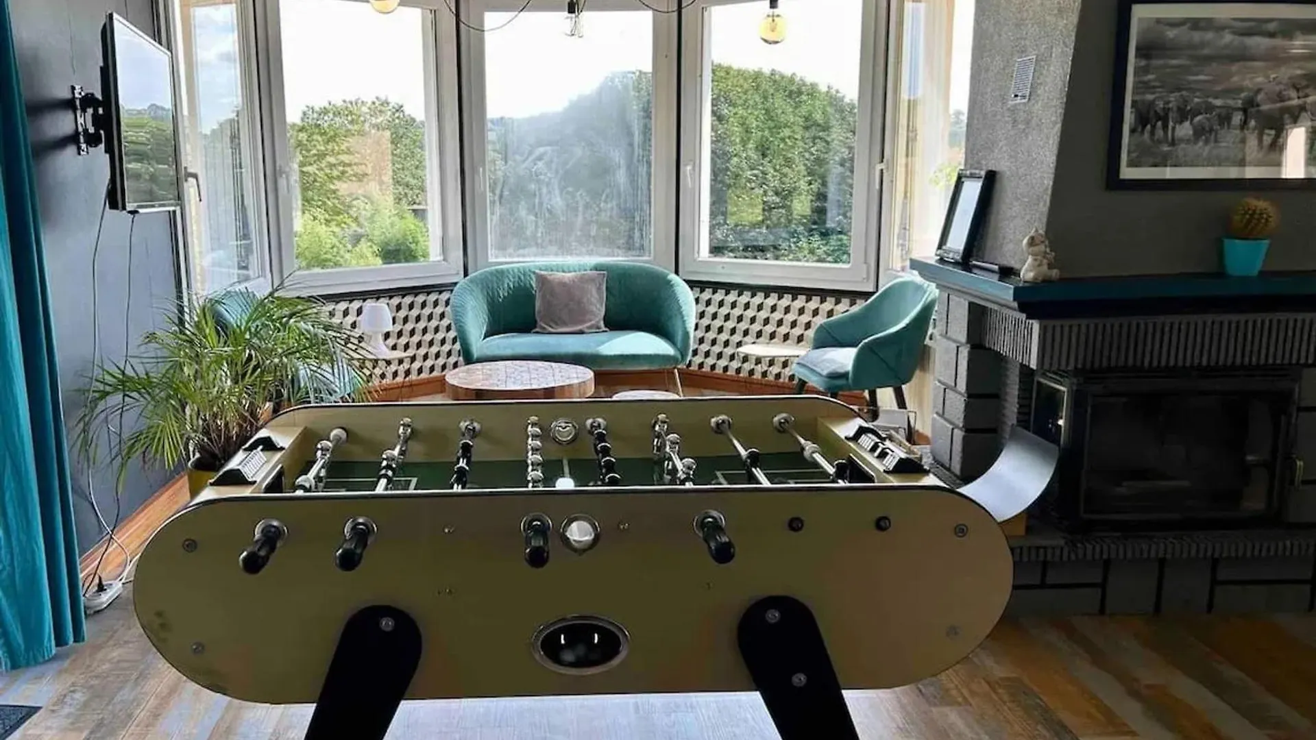 Villa Spacieuse Saint-Hernin Avec Spa Convivial